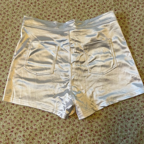 High waisted shorts - Picture 2 of 4